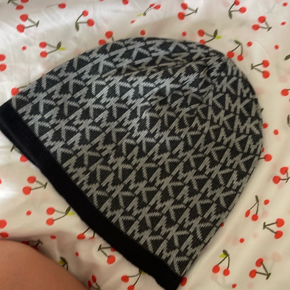 MK BEANIE